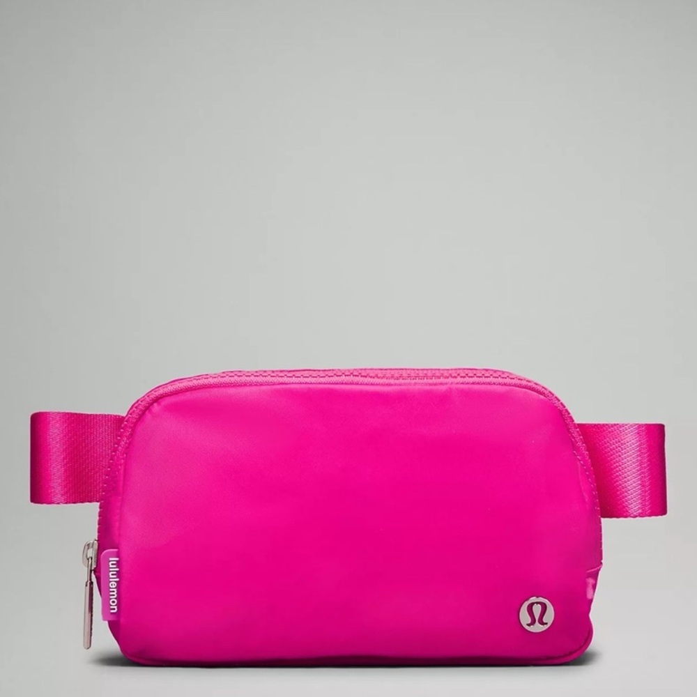 lululemon everywhere belt bag 🩷